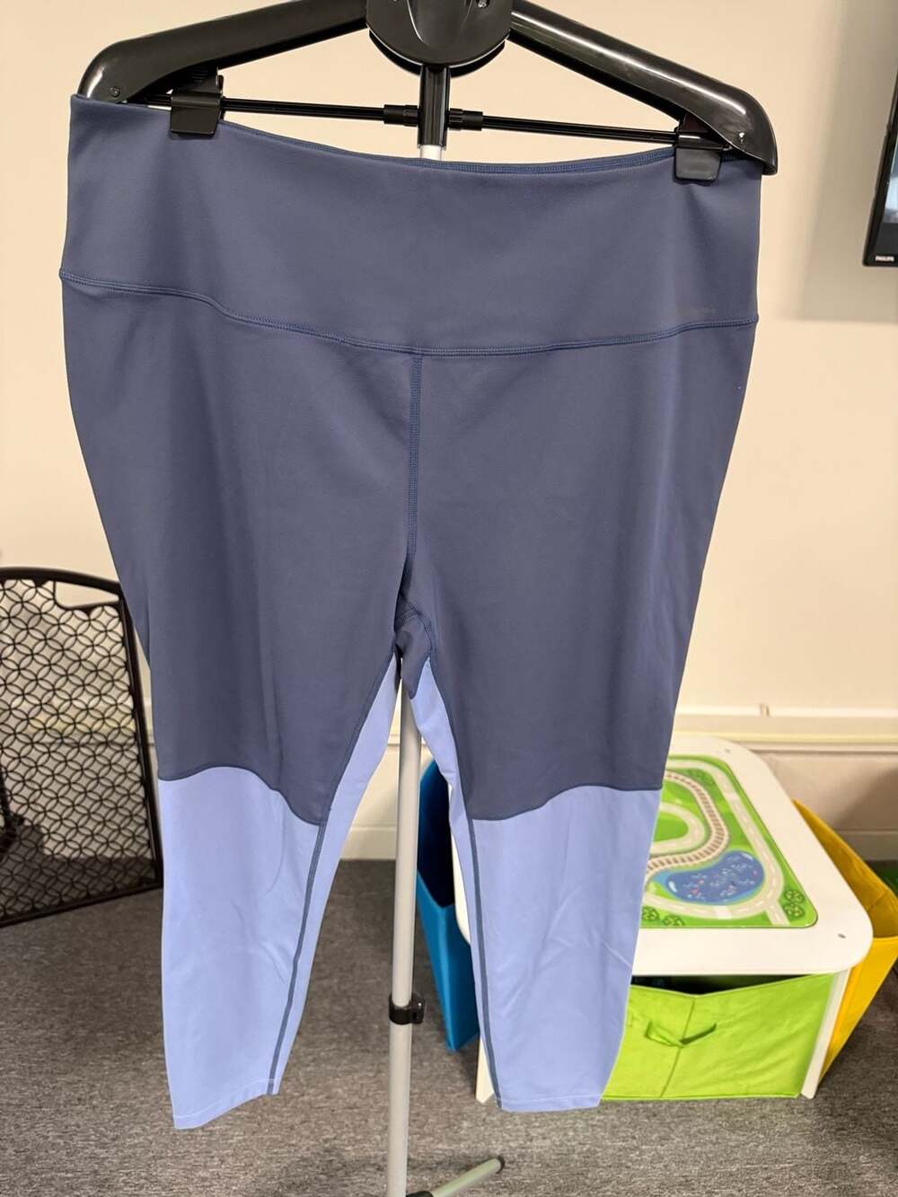 Eddie Bauer Mvment Lux 7/8 Leggings Sz 2XL Blue Color Block